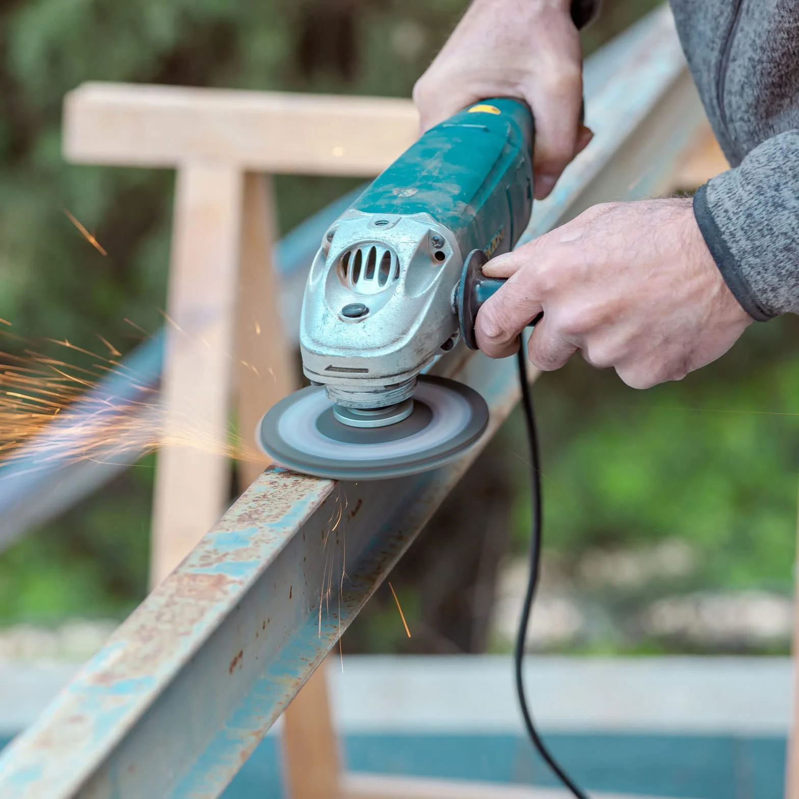 PATIKIL Szczotki węglowe 20 x 5 x 4 mm do silników elektrycznych elektronarzędzia szlifierka kątowa piła stołowa naprawa części zamiennych, 4 szt